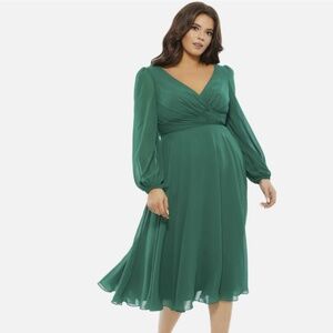 Mac Duggal Chiffon Bishop Sleeve Dress Surplice Dress (Plus) 24W